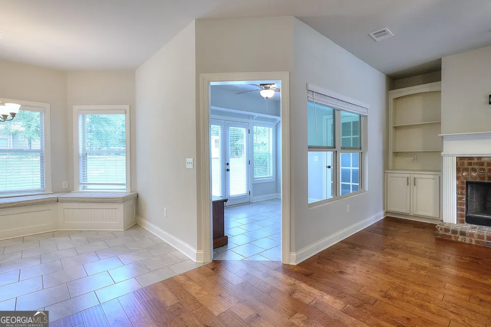 1414 Maple Cove LN Loganville, GA 30052