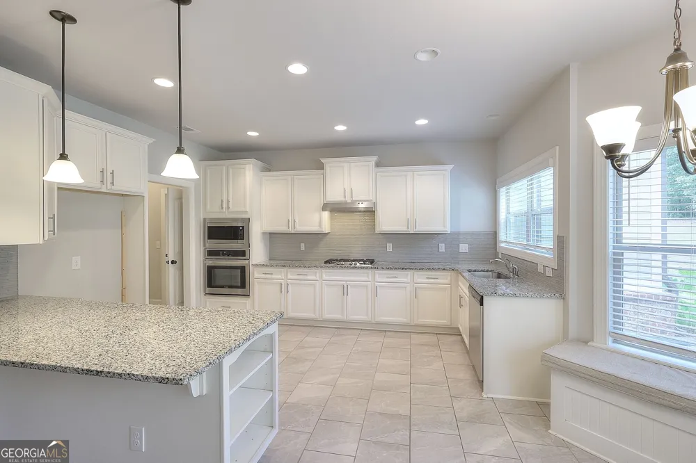 1414 Maple Cove LN Loganville, GA 30052