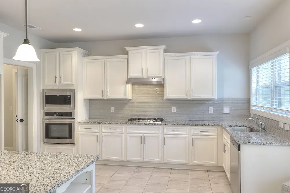 1414 Maple Cove LN Loganville, GA 30052