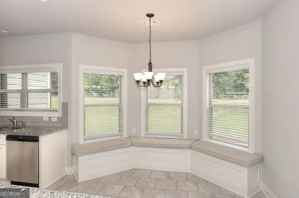 1414 Maple Cove LN Loganville, GA 30052