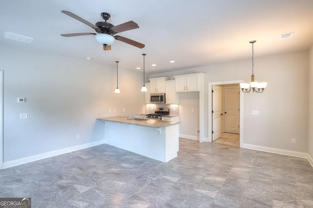 1414 Maple Cove LN Loganville, GA 30052
