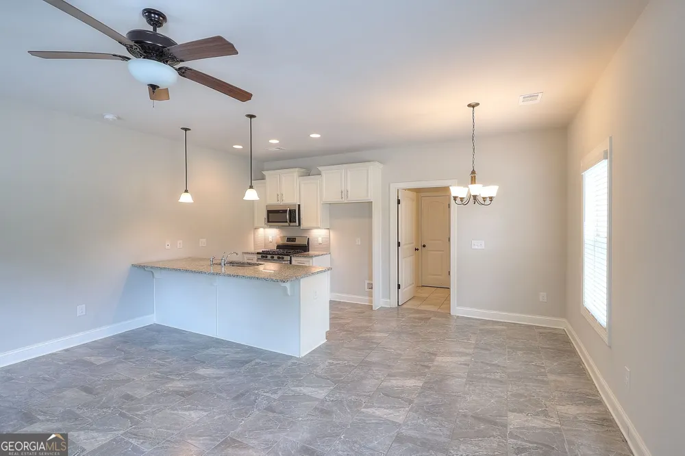 1414 Maple Cove LN Loganville, GA 30052