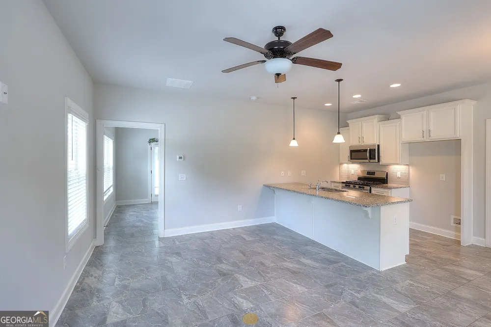 1414 Maple Cove LN Loganville, GA 30052