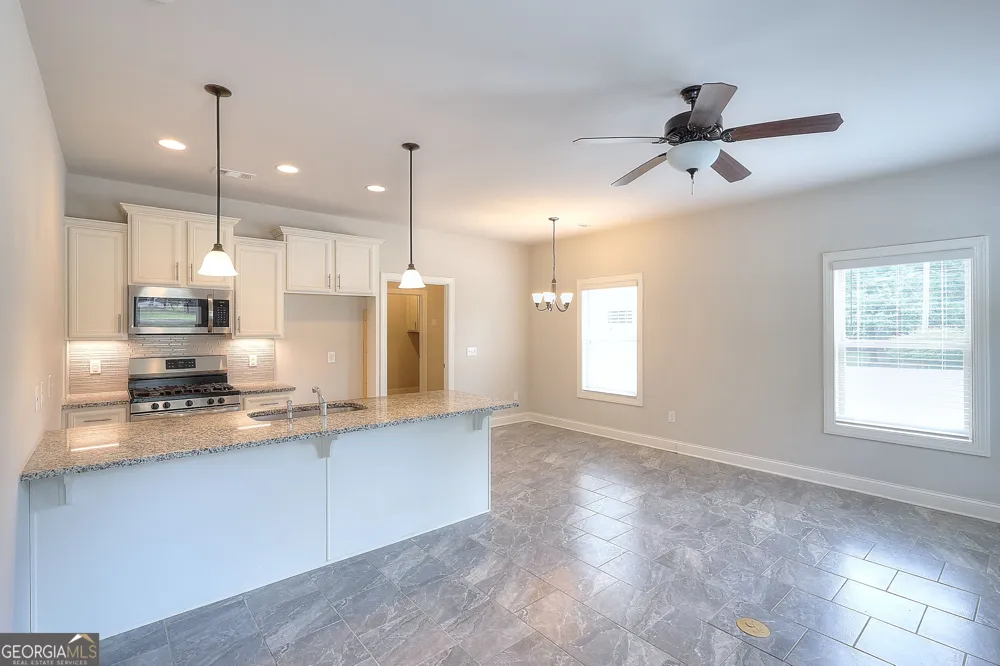 1414 Maple Cove LN Loganville, GA 30052