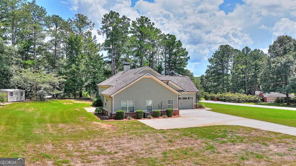 1414 Maple Cove LN Loganville, GA 30052