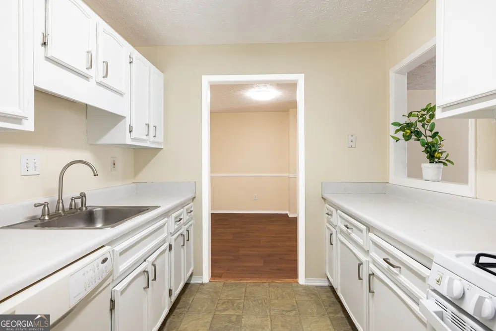 910 Augusta DR SE Marietta, GA 30067