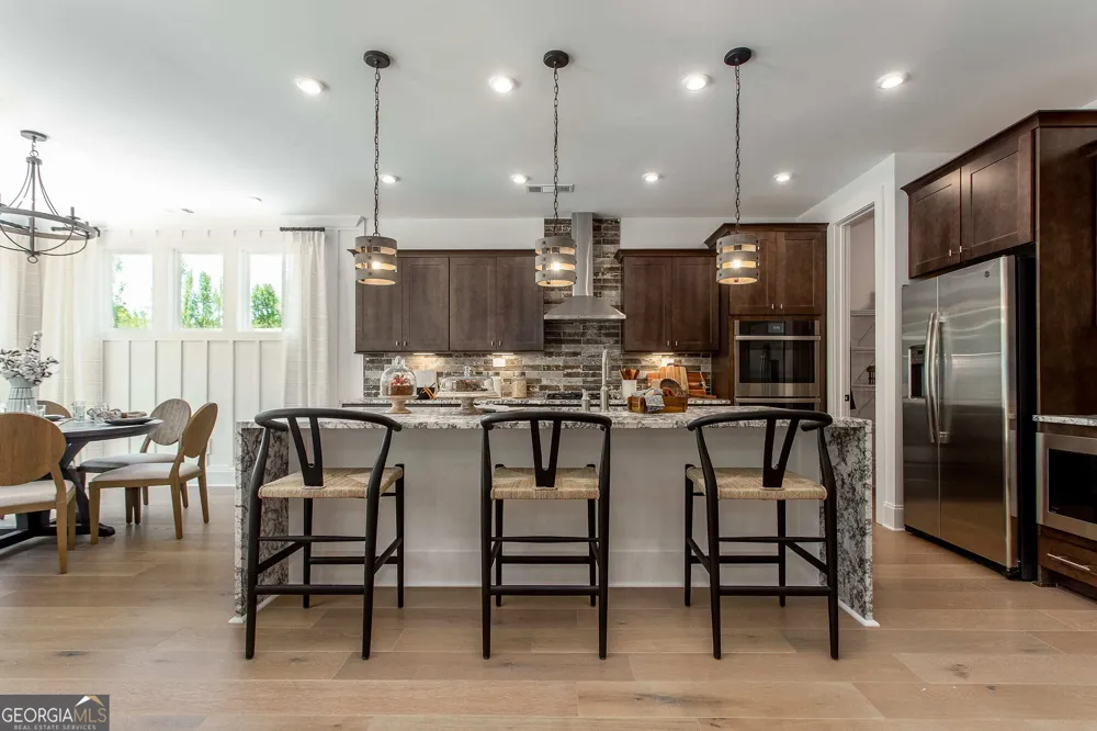 611 Salton WAY Hoschton, GA 30548