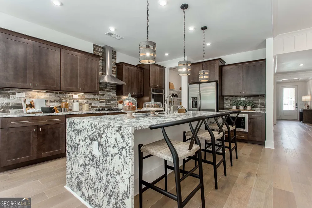 611 Salton WAY Hoschton, GA 30548