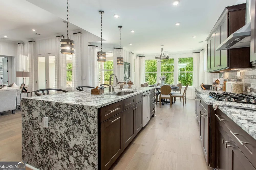 611 Salton WAY Hoschton, GA 30548