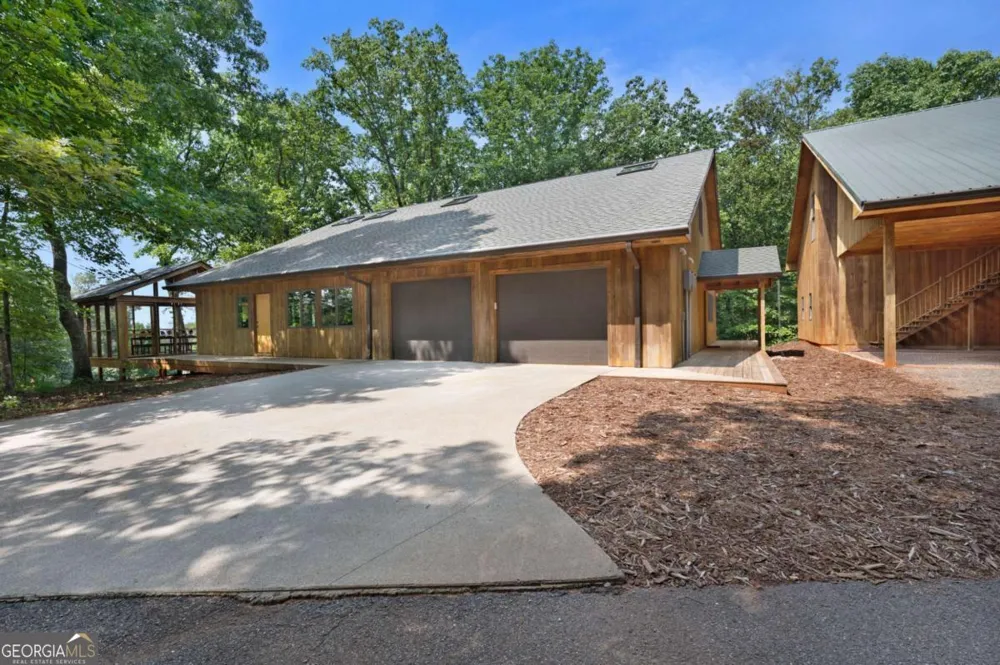 464 Poole RD Ball Ground, GA 30107