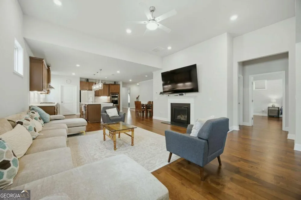 2487 Oak Barrel DR Snellville, GA 30078