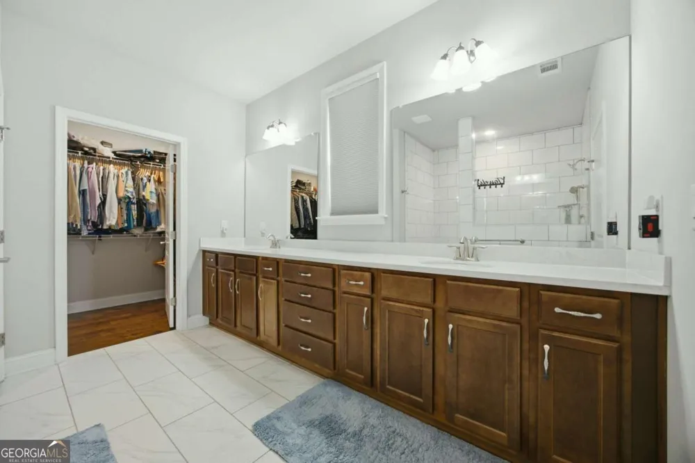 2487 Oak Barrel DR Snellville, GA 30078