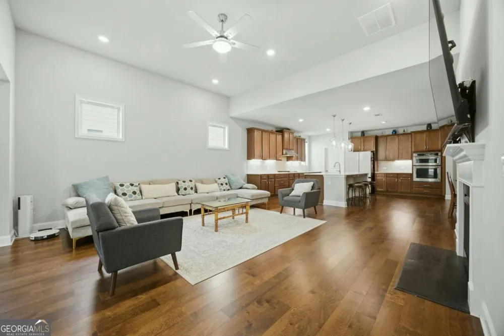 2487 Oak Barrel DR Snellville, GA 30078
