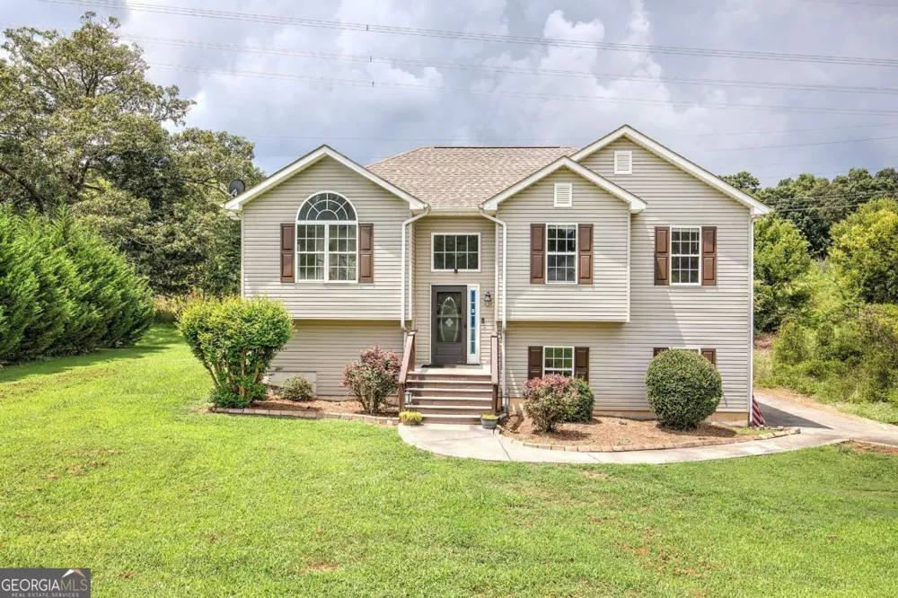 258 Hunters XING SE Calhoun, GA 30701
