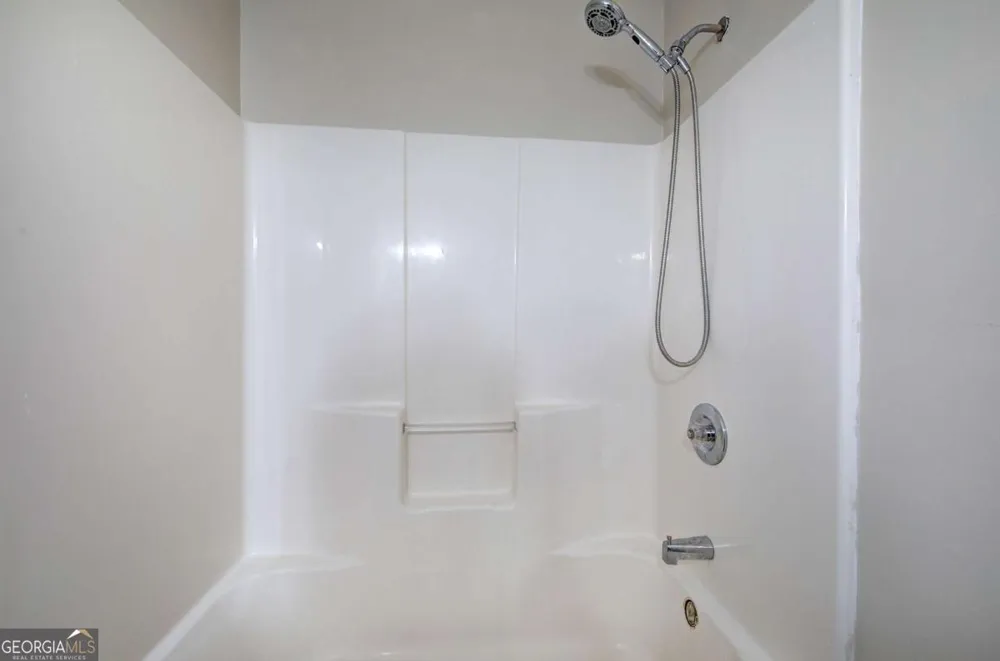 258 Hunters XING SE Calhoun, GA 30701