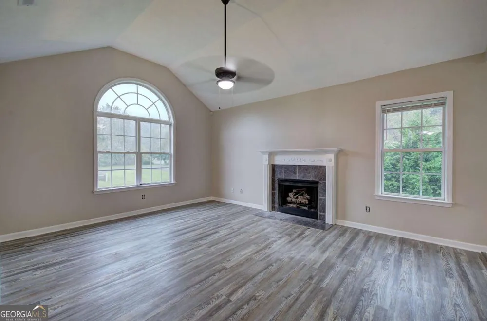 258 Hunters XING SE Calhoun, GA 30701