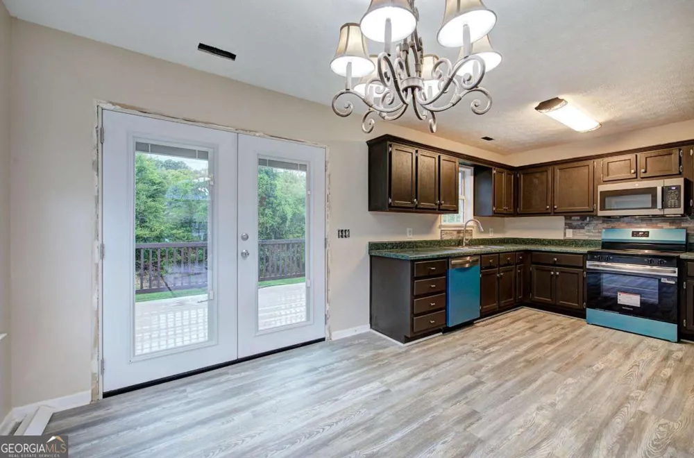 258 Hunters XING SE Calhoun, GA 30701