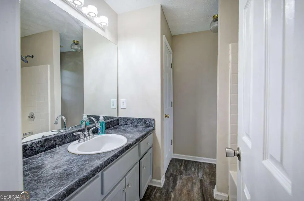 258 Hunters XING SE Calhoun, GA 30701