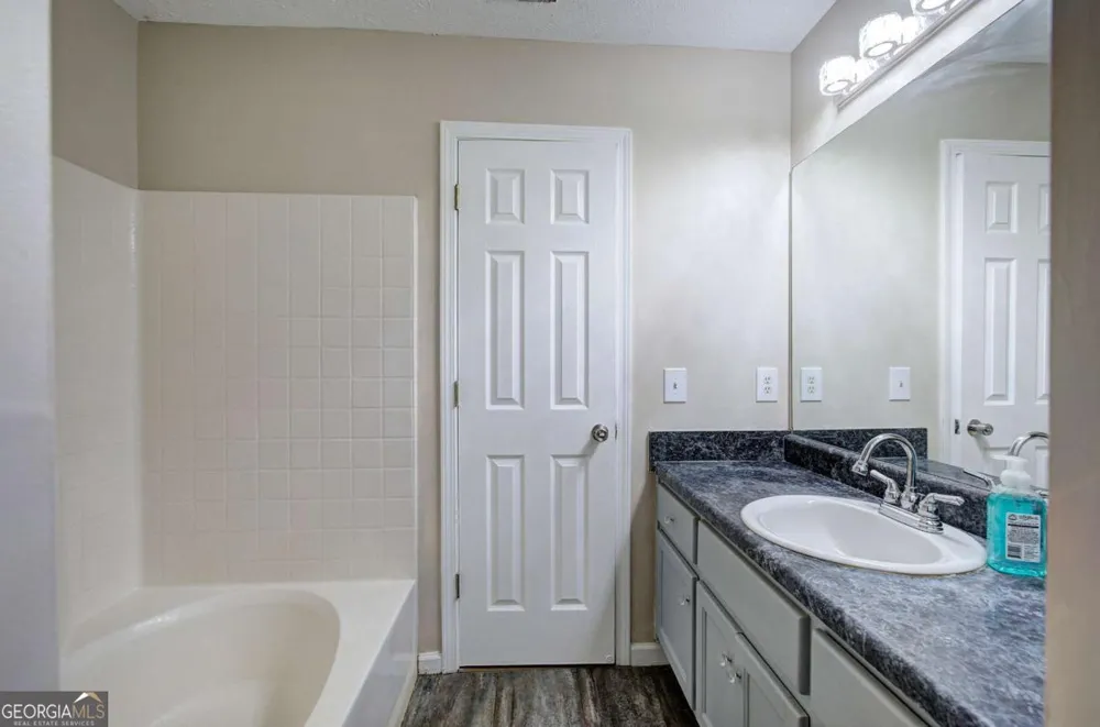 258 Hunters XING SE Calhoun, GA 30701