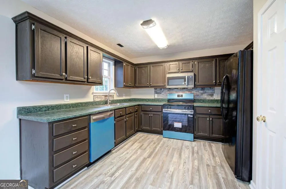 258 Hunters XING SE Calhoun, GA 30701