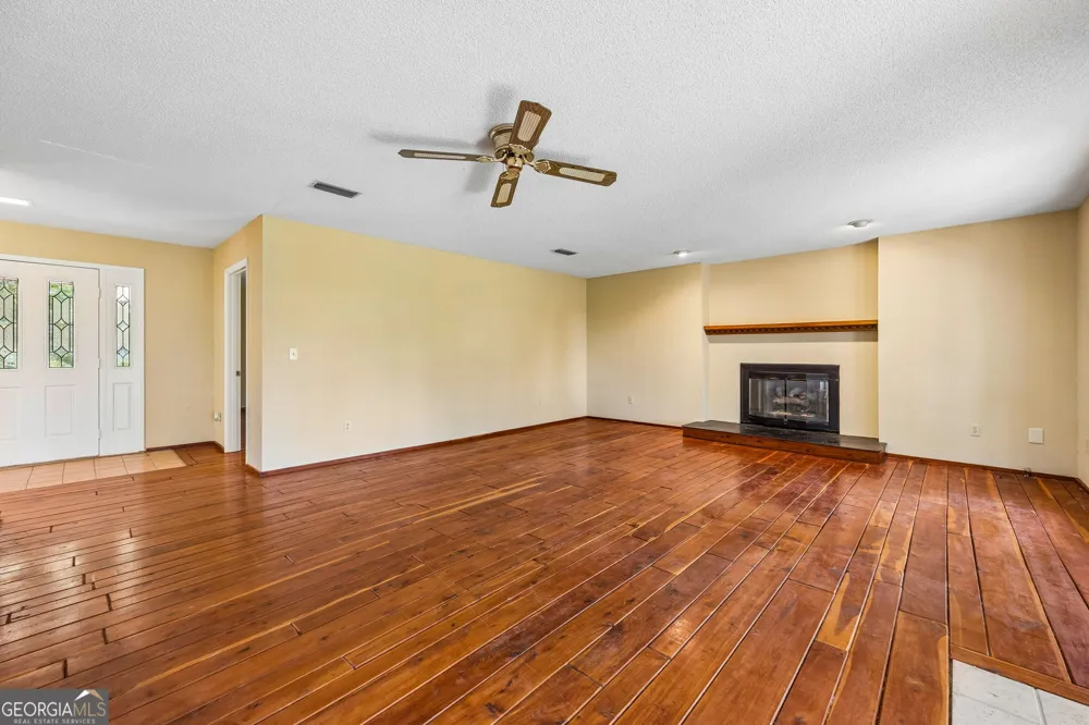 1924 Cedar CT Waverly, GA 31565