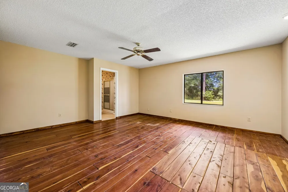1924 Cedar CT Waverly, GA 31565