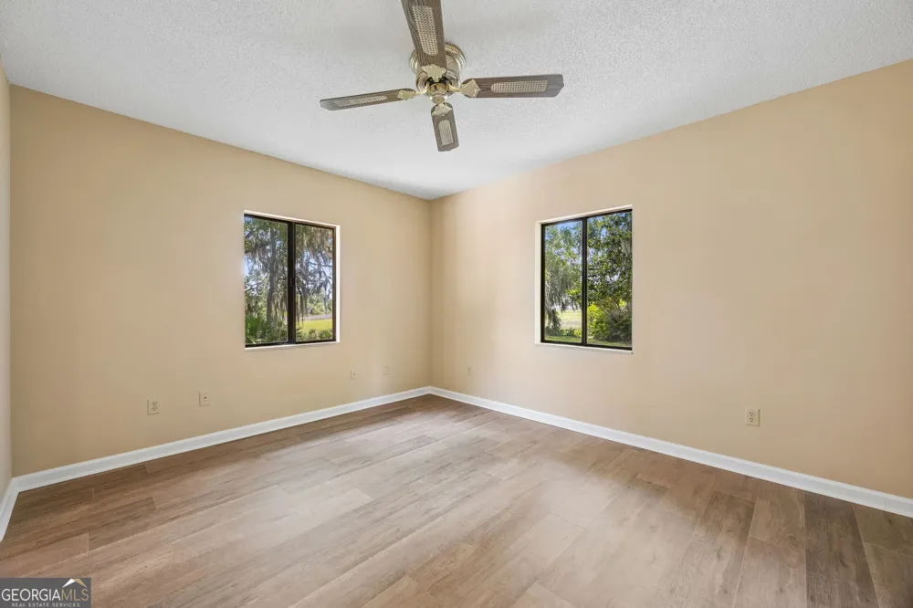 1924 Cedar CT Waverly, GA 31565