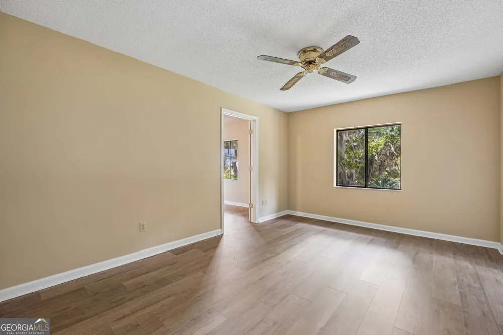 1924 Cedar CT Waverly, GA 31565