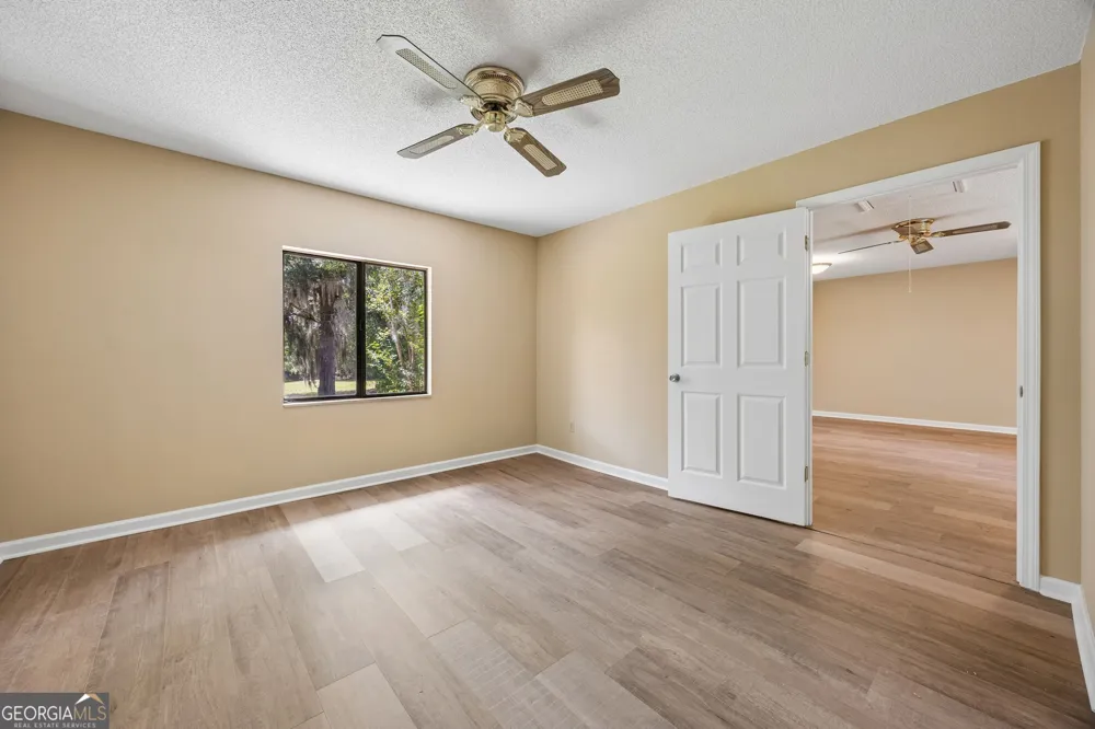 1924 Cedar CT Waverly, GA 31565