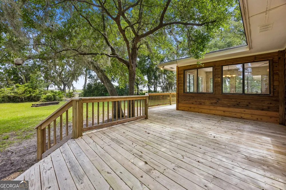 1924 Cedar CT Waverly, GA 31565