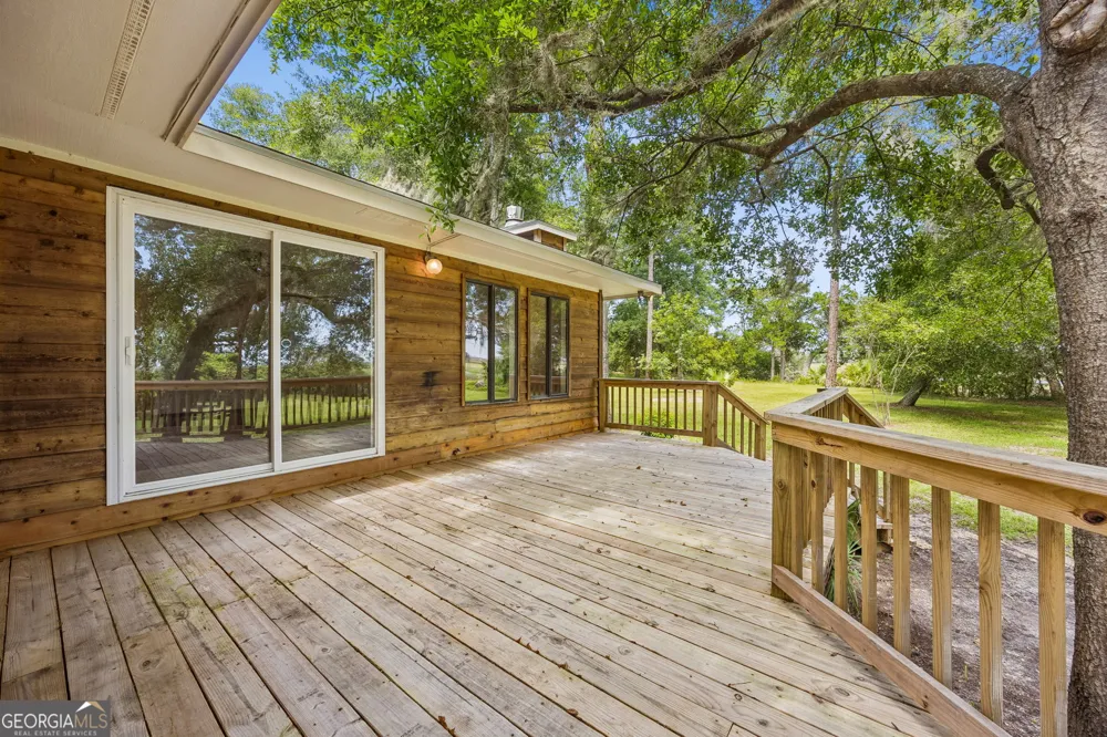 1924 Cedar CT Waverly, GA 31565