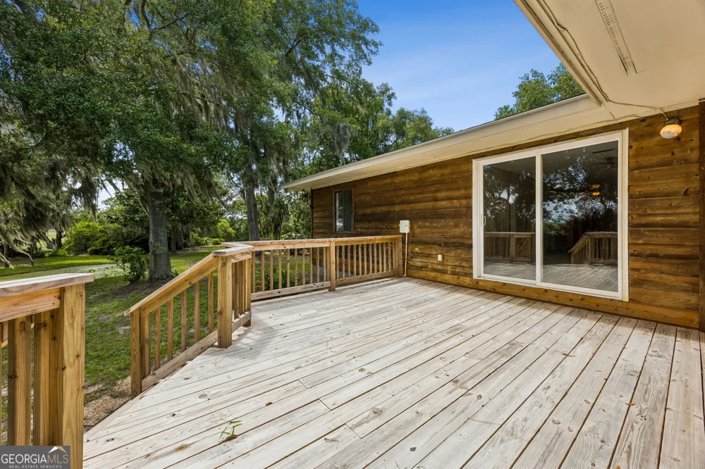 1924 Cedar CT Waverly, GA 31565