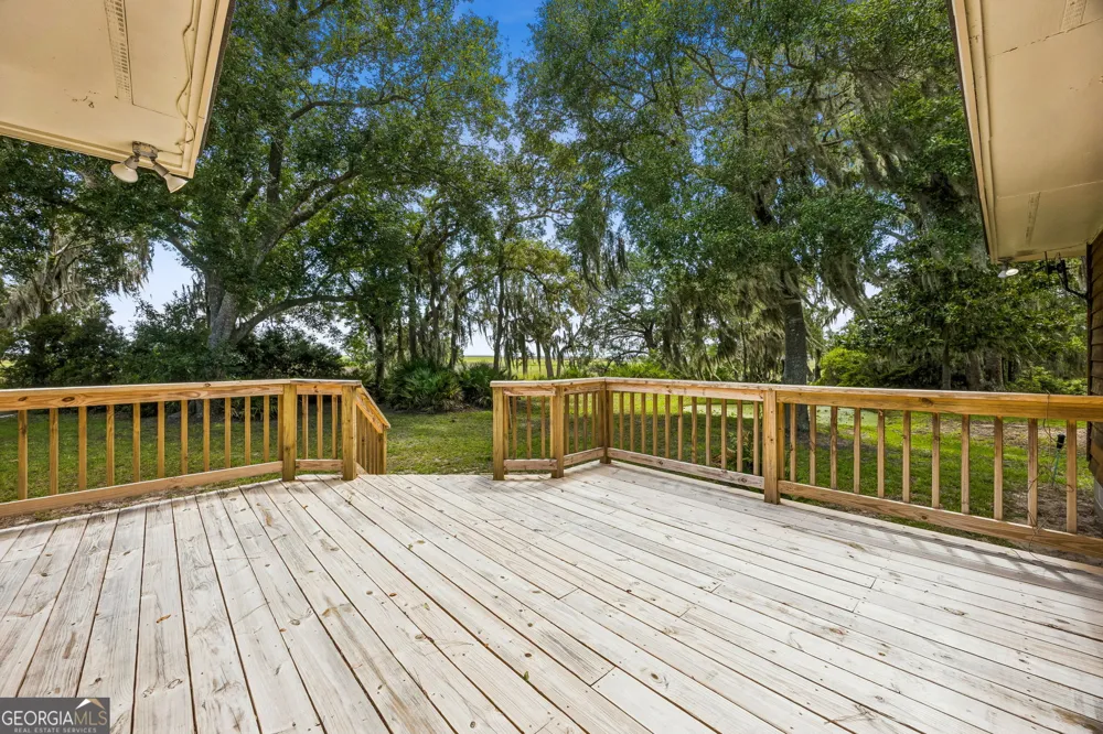 1924 Cedar CT Waverly, GA 31565