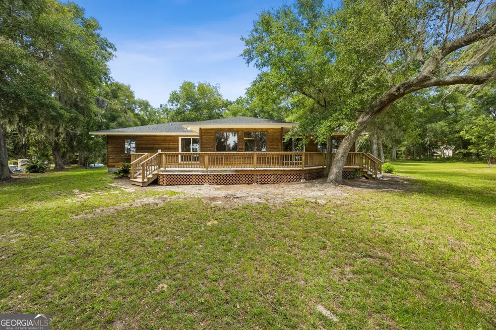 1924 Cedar CT Waverly, GA 31565