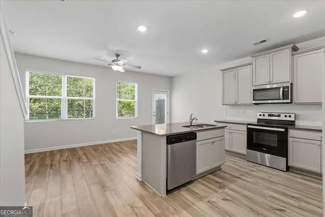 2832 Saratoga Lake VW Decatur, GA 30034
