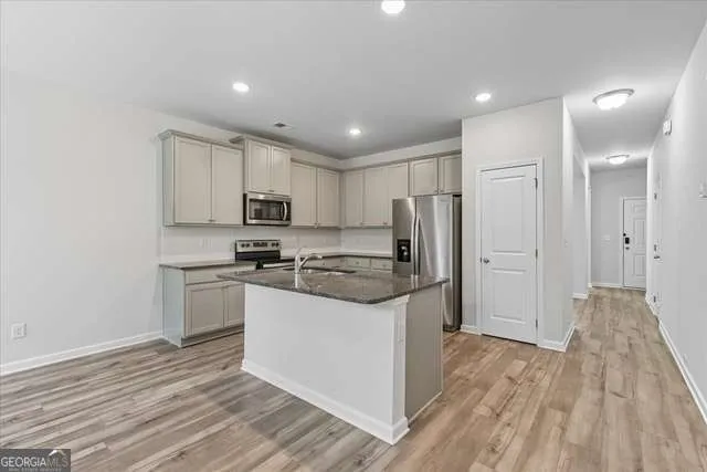 2832 Saratoga Lake VW Decatur, GA 30034