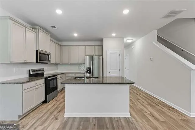 2832 Saratoga Lake VW Decatur, GA 30034