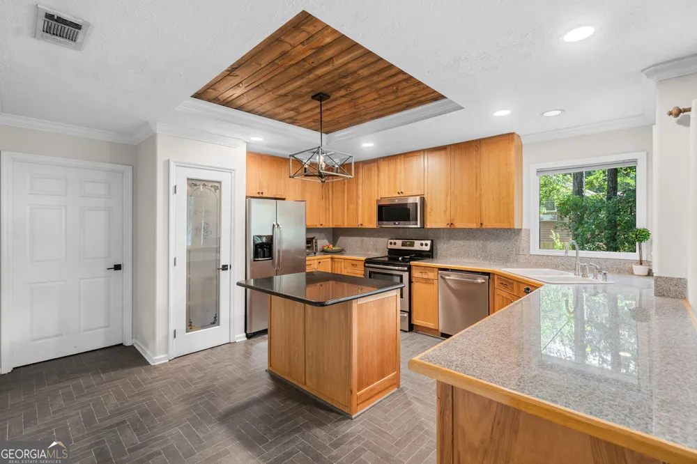 214 Montauk LN Richmond Hill, GA 31324