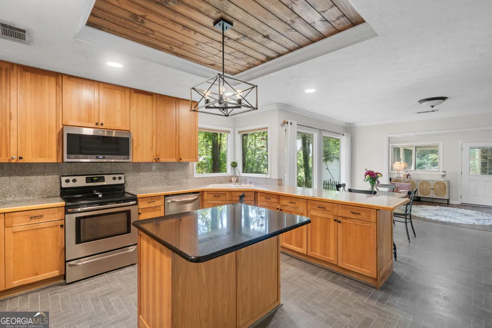 214 Montauk LN Richmond Hill, GA 31324