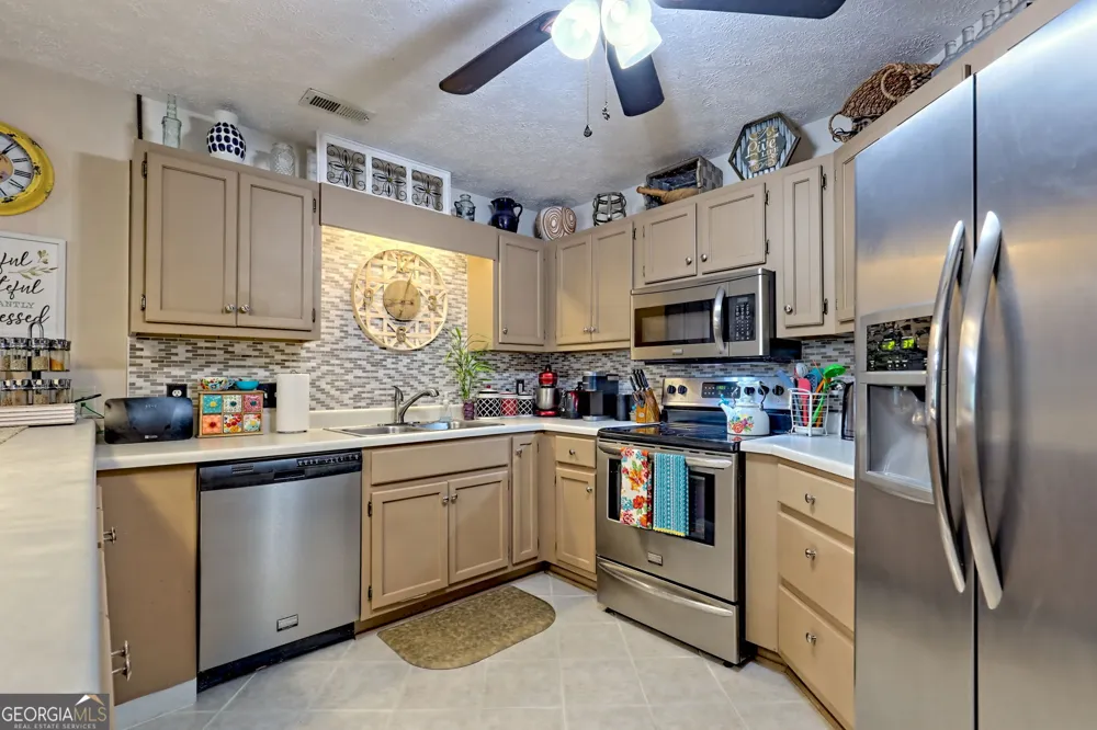 300 Ginger Creek LN Clayton, GA 30525