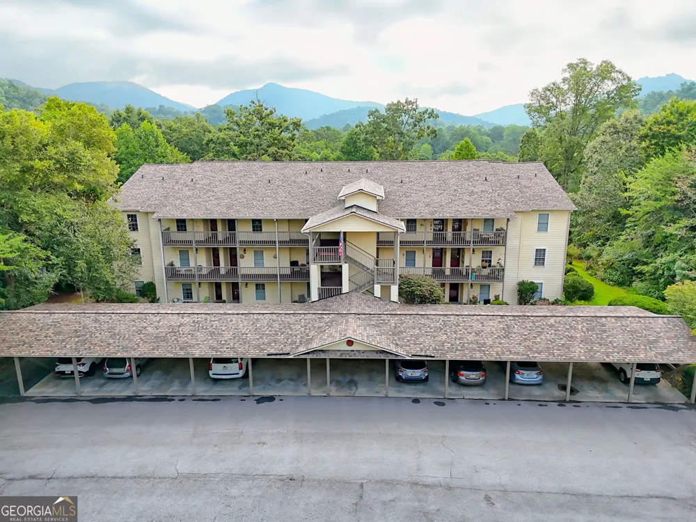 300 Ginger Creek LN Clayton, GA 30525