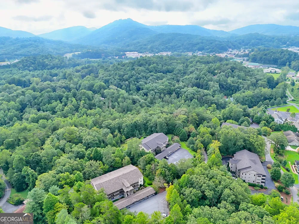 300 Ginger Creek LN Clayton, GA 30525