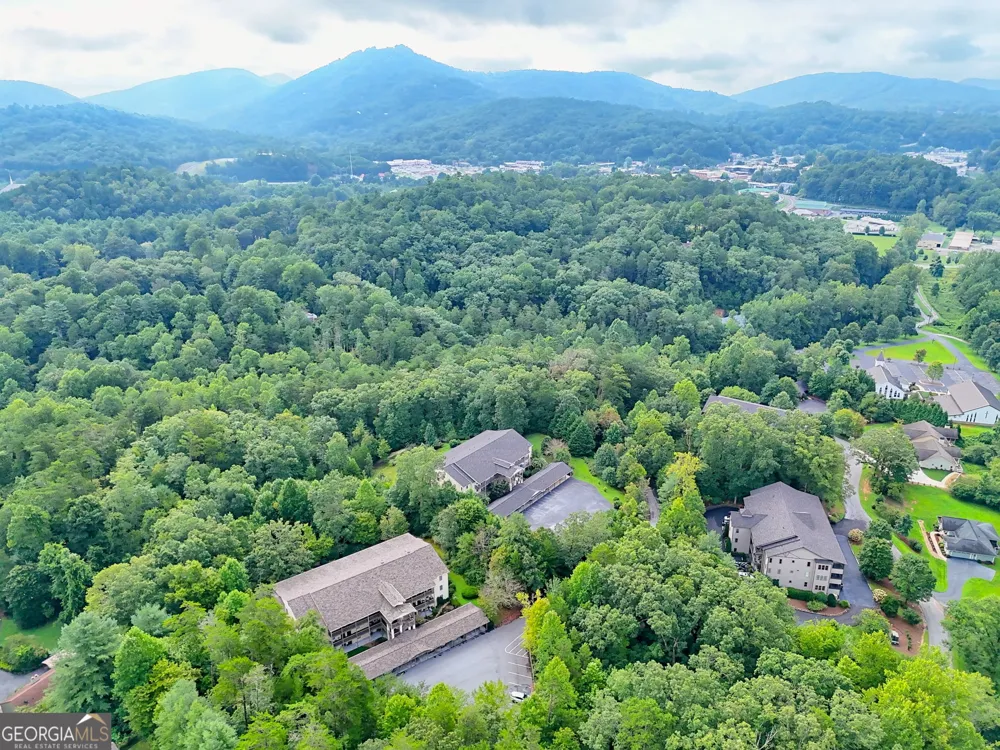 300 Ginger Creek LN Clayton, GA 30525