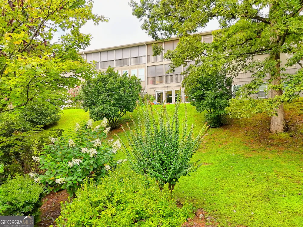 300 Ginger Creek LN Clayton, GA 30525