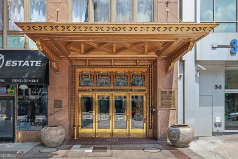 32 Peachtree ST