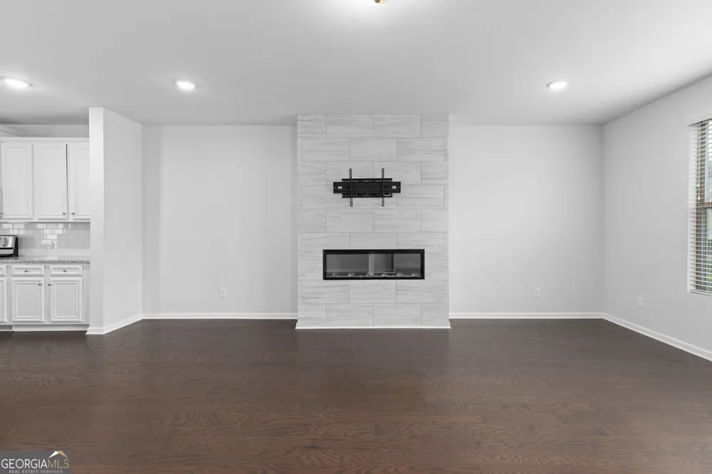 4361 White spruce ally Doraville, GA 30360