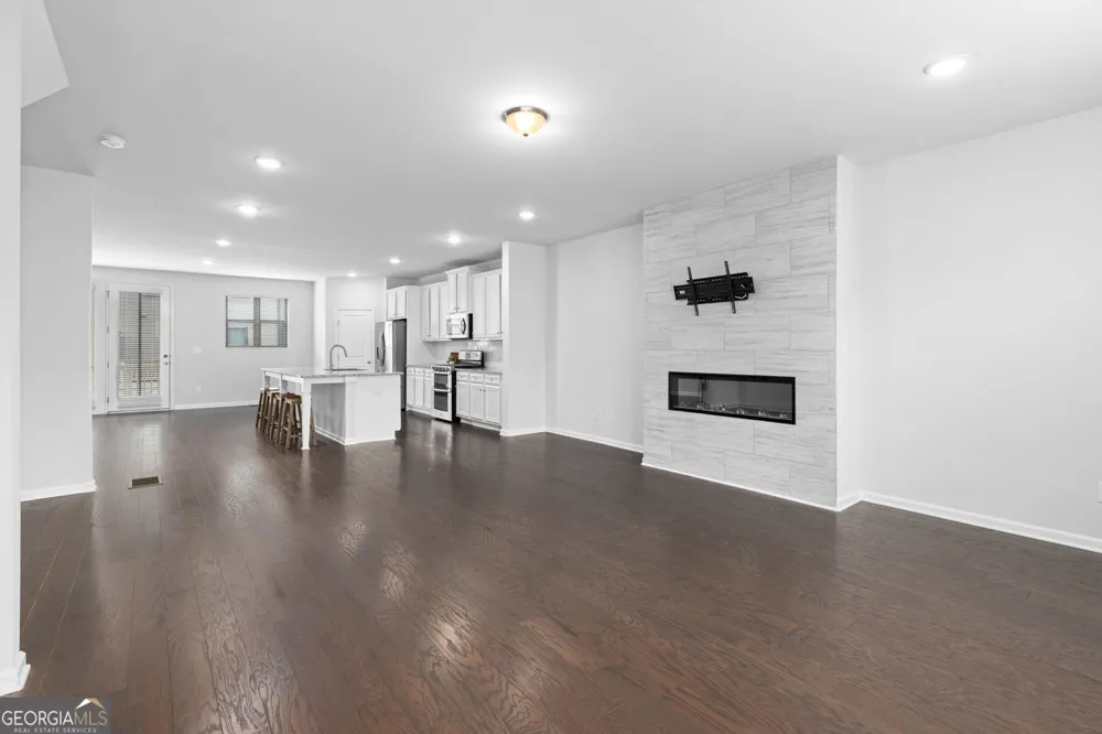 4361 White spruce ally Doraville, GA 30360