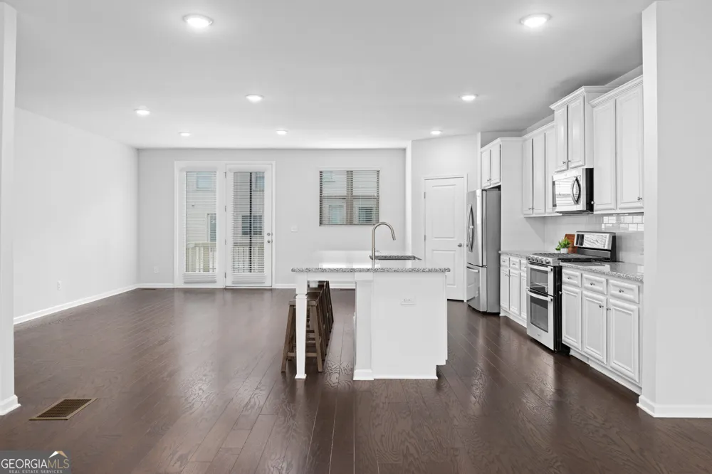 4361 White spruce ally Doraville, GA 30360