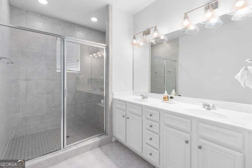 4361 White spruce ally Doraville, GA 30360