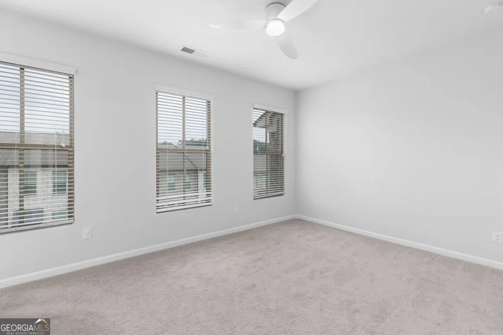 4361 White spruce ally Doraville, GA 30360